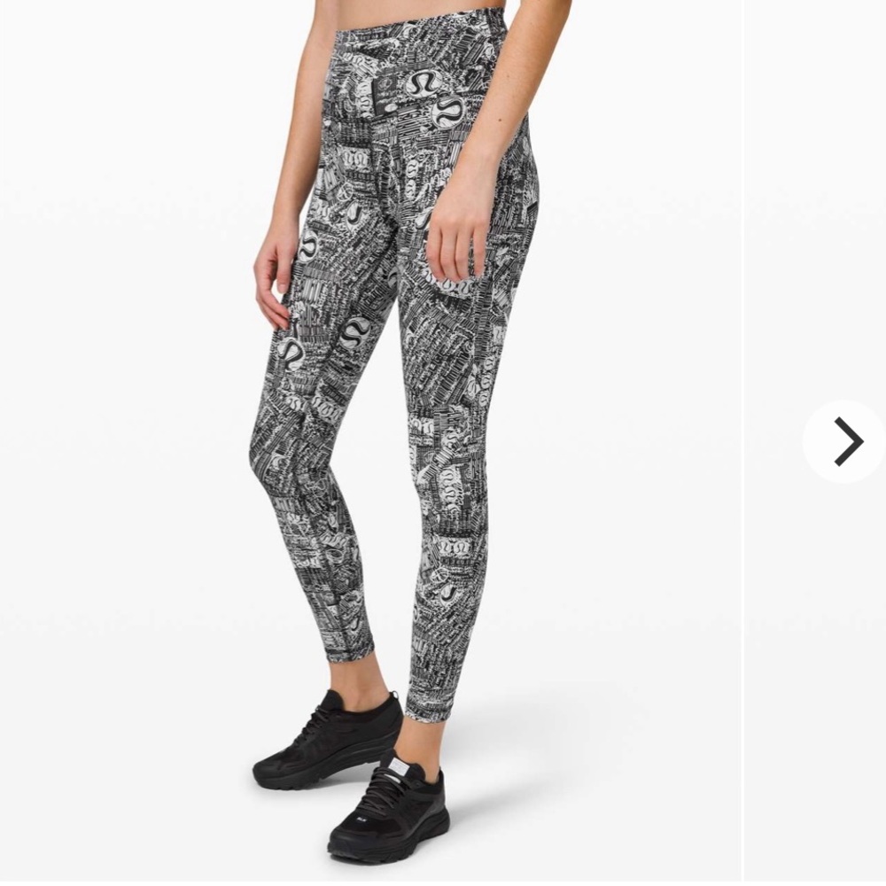 NWT Lululemon Wunder Train High-Rise Tight 25"
Tear It Up Alpine White Black Sz2